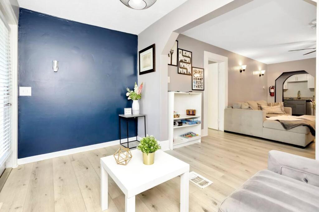 Cozy Bungalow With Patio & Grill, Private And Location Τάμπα Εξωτερικό φωτογραφία