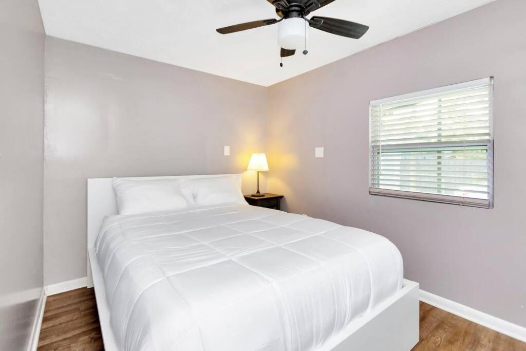 Cozy Bungalow With Patio & Grill, Private And Location Τάμπα Εξωτερικό φωτογραφία