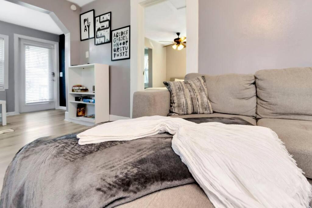 Cozy Bungalow With Patio & Grill, Private And Location Τάμπα Εξωτερικό φωτογραφία